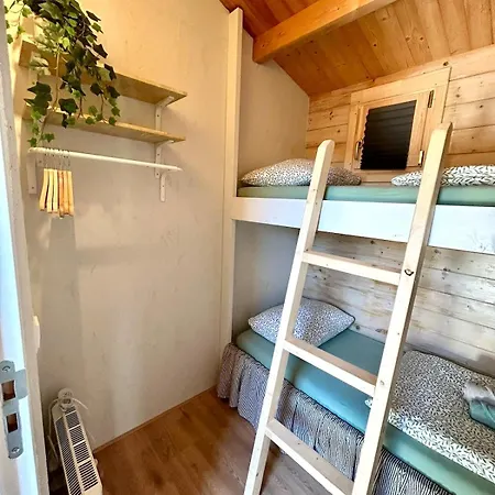Hébergement de vacances Charming Scandinavian Eco House With Private Garden And Jacuzzi Between Amsterdam Haarlem And Schiphol Airport Vijfhuizen