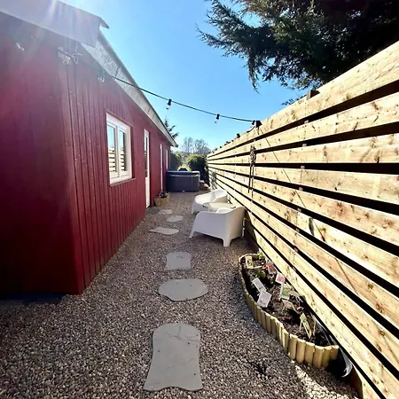 Charming Scandinavian Eco House With Private Garden And Jacuzzi Between Amsterdam Haarlem And Schiphol Airport * Vijfhuizen