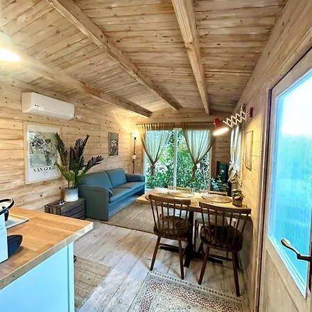 Charming Scandinavian Eco House With Private Garden And Jacuzzi Between Amsterdam Haarlem And Schiphol Airport Hébergement de vacances Vijfhuizen