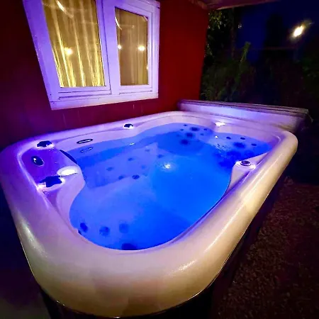 Charming Scandinavian Eco House With Private Garden And Jacuzzi Between Amsterdam Haarlem And Schiphol Airport Hébergement de vacances *