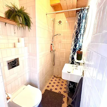 Charming Scandinavian Eco House With Private Garden And Jacuzzi Between Amsterdam Haarlem And Schiphol Airport Hébergement de vacances *