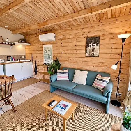 Vakantiehuis Charming Scandinavian Eco House With Private Garden&jacuzzi Between Amsterdam Haarlem&schiphol Airport Vijfhuizen