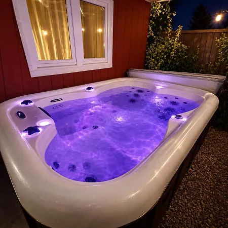 Charming Scandinavian Eco House With Private Garden&jacuzzi Between Amsterdam Haarlem&schiphol Airport * Vijfhuizen