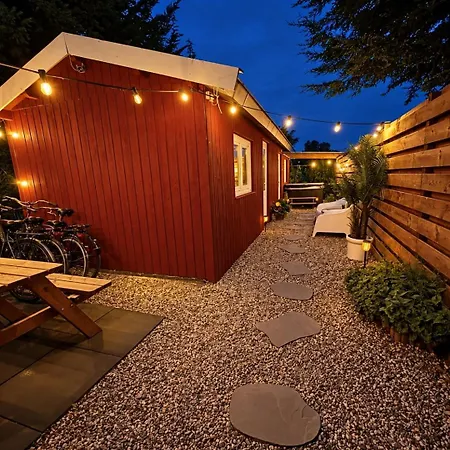 Charming Scandinavian Eco House With Private Garden&jacuzzi Between Amsterdam Haarlem&schiphol Airport * Vijfhuizen