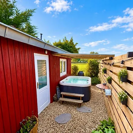 Charming Scandinavian Eco House With Private Garden&jacuzzi Between Amsterdam Haarlem&schiphol Airport