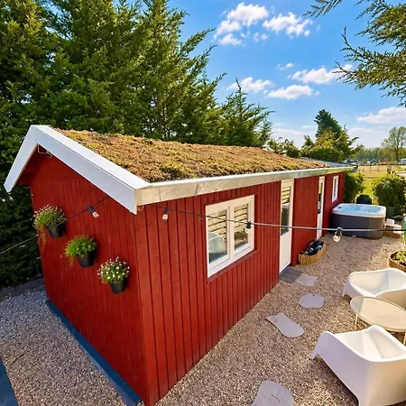 Charming Scandinavian Eco House With Private Garden&jacuzzi Between Amsterdam Haarlem&schiphol Airport Vakantiehuis