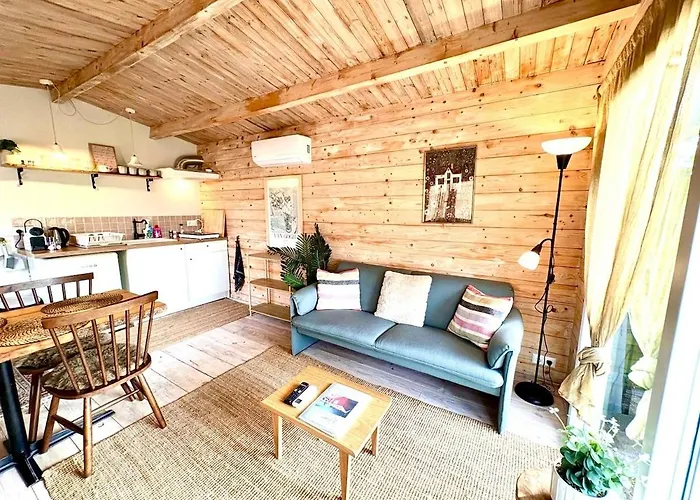 펜션 New Charming Scandinavian Eco House With Garden And Jacuzzi