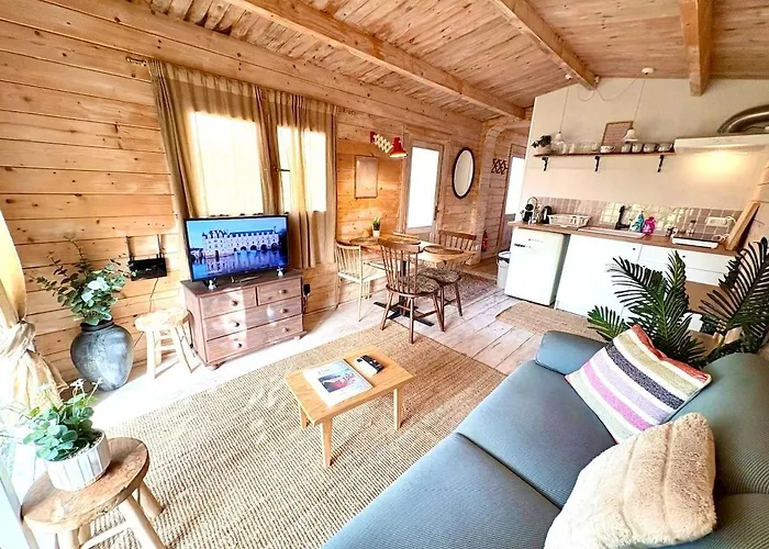 New Charming Scandinavian Eco House With Garden And Jacuzzi 펜션 *