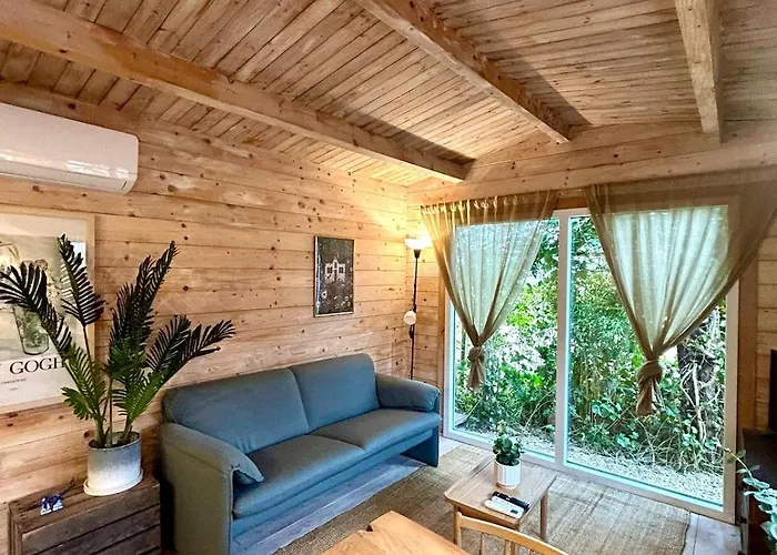 New Charming Scandinavian Eco House With Garden And Jacuzzi 펜션 *