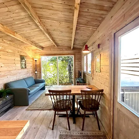 펜션 New Charming Scandinavian Eco House With Garden And Jacuzzi