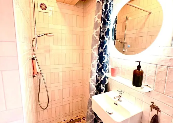 New Charming Scandinavian Eco House With Garden And Jacuzzi *